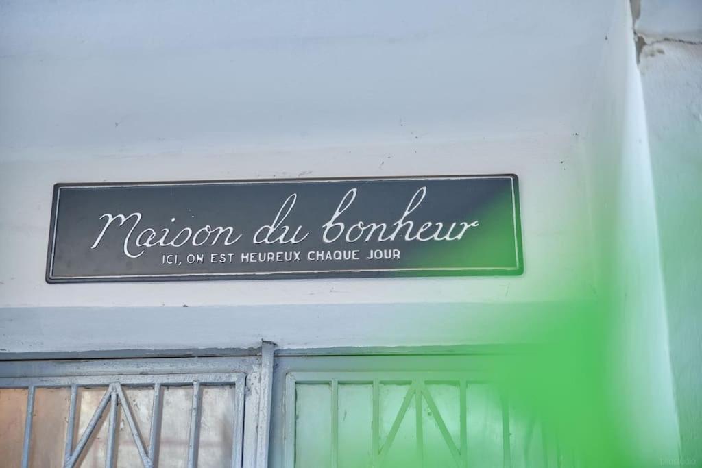 Ninja House Studio Chic Le Turquois Dore Yaoundé Eksteriør billede