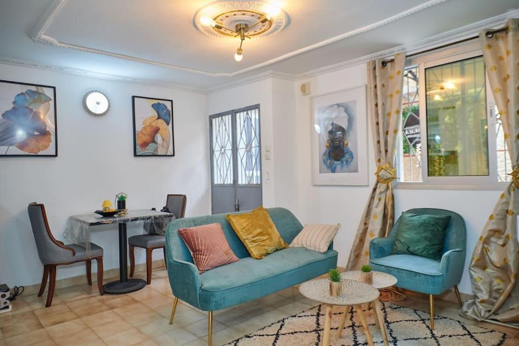 Ninja House Studio Chic Le Turquois Dore Yaoundé Eksteriør billede